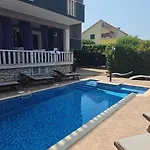Meri Apartment